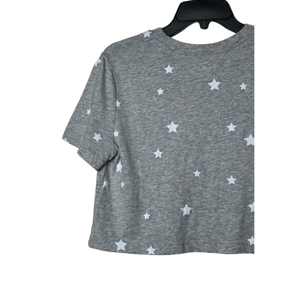 1678. COLSIE SHORT SLEEVE CROPPED TEE WITH STARS PRINT SIZE SMALL GRAY/WHITE - Picture 7 of 7